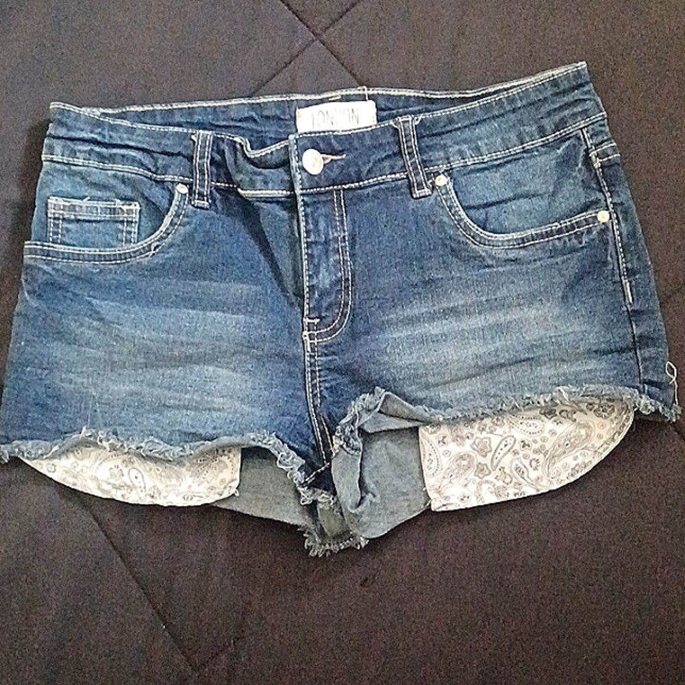 Urban Planet, mid-rise short shorts, London fit.